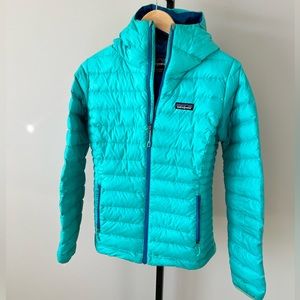 Women’s Patagonia Down Sweater Hoody, Size Medium